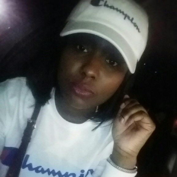 Meet your Posher, Audrea - Picture 2 of 3